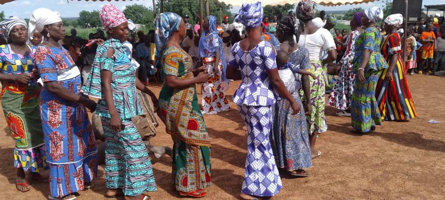 Photo from: Gbingbani Clans Perform 'Blood Burial' Ceremony to End Conflict